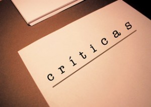 Critic(i) deci exist(i)!