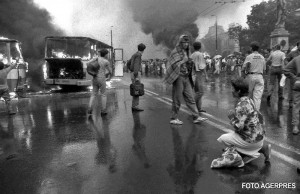 image-2010-06-13-7416579-41-violente-centrul-capitalei image 2010 06 13 7416579 41 violente centrul capitalei 300x194 image 2010 06 13 7416579 41 violente centrul capitalei